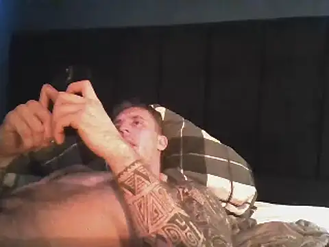 freddie90908 online show from 12-12-24, 08:25