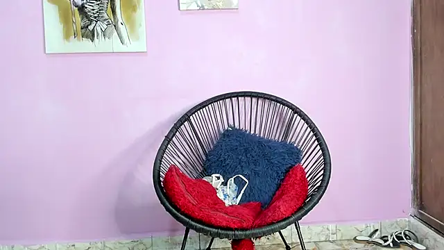 Snapshot of ZoeSmith6 chatting on 01-14-25, 04:08 ZoeSmith6 online show from 01-14-25, 04:08