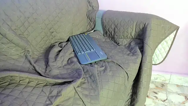 Snapshot of ZoeSmith6 chatting on 01-30-25, 04:45 ZoeSmith6 online show from 01-30-25, 04:45