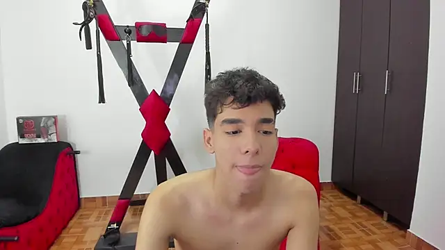 Snapshot of Harry_LatinBoy chatting on 01-07-25, 10:41 Harry LatinBoy online show from 01-07-25, 10:41