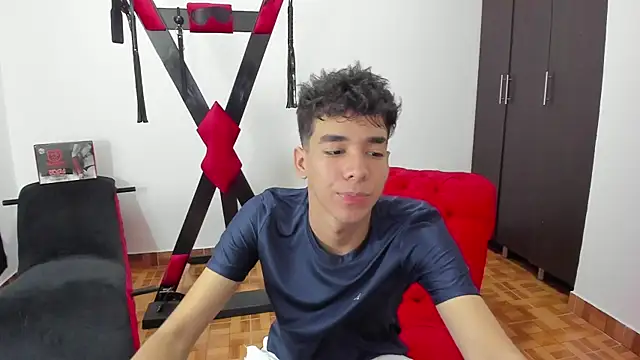 Snapshot of Harry_LatinBoy chatting on 01-10-25, 08:15 Harry LatinBoy online show from 01-10-25, 08:15