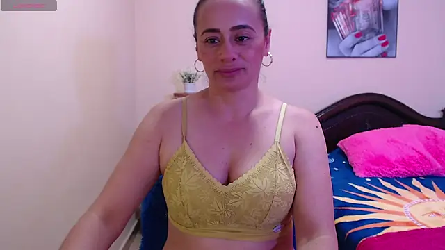 sara florez1 online show from 10-13-25, 12:38