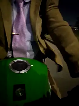 Snapshot of Fuckboy4public chatting on 09-10-25, 04:12 Fuckboy4public online show from 09-10-25, 04:12