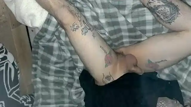 Snapshot of Fuckboy4public chatting on 11-03-25, 03:19 Fuckboy4public online show from 11-03-25, 03:19