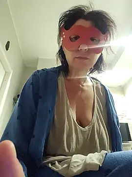 Vagabondainnamorata online show from 11-16-25, 04:18