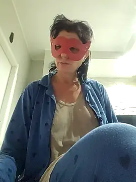 Vagabondainnamorata online show from 11-25-25, 03:50