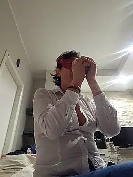 Vagabondainnamorata online show from 03-21-26, 04:17