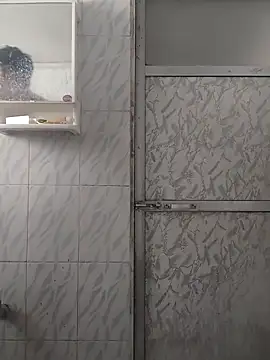 Snapshot of surabhi09 chatting on 11-25-25, 09:09 surabhi09 online show from 11-25-25, 09:09