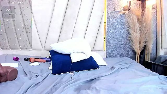 Madison-Diaz online show from 02-26-25, 05:17