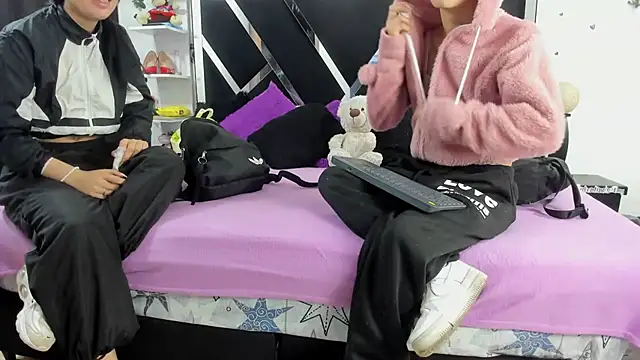 Snapshot of abby_eemily chatting on 10-07-25, 12:02 abby eemily online show from 10-07-25, 12:02