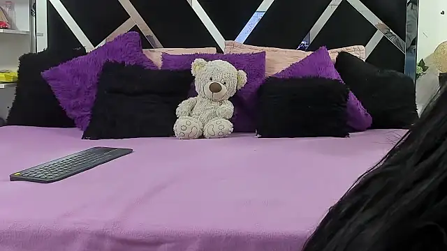 Snapshot of abby_eemily chatting on 10-11-25, 12:04 abby eemily online show from 10-11-25, 12:04