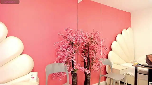 Zoey Donovan online show from 02-10-25, 10:19