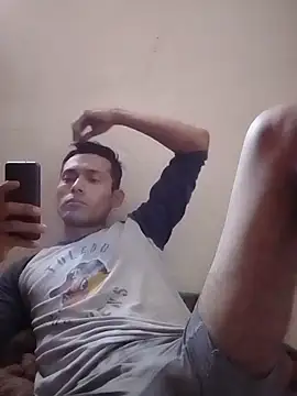 Snapshot of Fer-nand chatting on 12-23-24, 03:44 Fer-nand online show from 12-23-24, 03:44