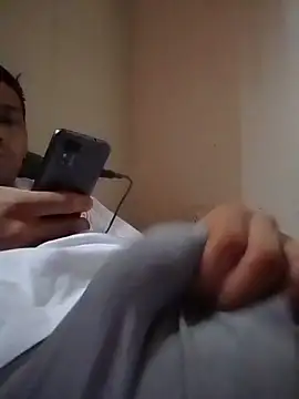 Snapshot of Fer-nand chatting on 01-08-25, 07:24 Fer-nand online show from 01-08-25, 07:24