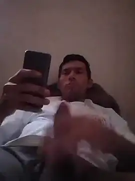 Snapshot of Fer-nand chatting on 01-15-25, 06:19 Fer-nand online show from 01-15-25, 06:19