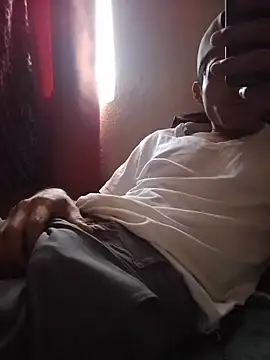 Snapshot of Fer-nand chatting on 02-11-25, 02:24 Fer-nand online show from 02-11-25, 02:24