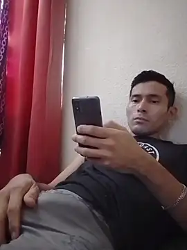 Snapshot of Fer-nand chatting on 02-13-25, 07:10 Fer-nand online show from 02-13-25, 07:10