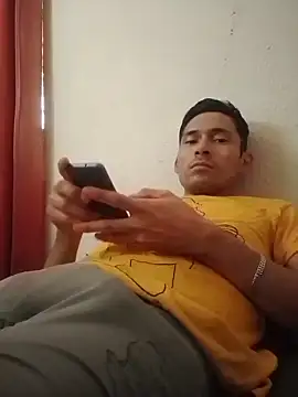 Snapshot of Fer-nand chatting on 02-16-25, 02:32 Fer-nand online show from 02-16-25, 02:32