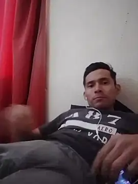 Snapshot of Fer-nand chatting on 02-19-25, 02:44 Fer-nand online show from 02-19-25, 02:44