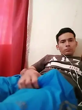 Snapshot of Fer-nand chatting on 02-20-25, 02:24 Fer-nand online show from 02-20-25, 02:24