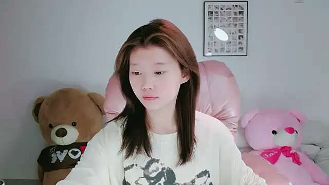 Snapshot of yangyang-1115 chatting on 05-03-26, 04:40 yangyang-1115 online show from 05-03-26, 04:40
