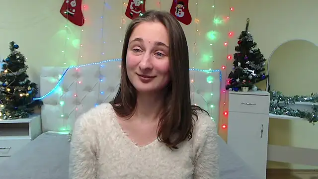 Snapshot of MichelLeee chatting on 12-16-24, 03:32 MichelLeee online show from 12-16-24, 03:32