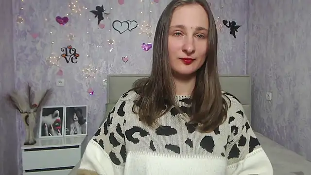 Snapshot of MichelLeee chatting on 02-15-25, 03:17 MichelLeee online show from 02-15-25, 03:17
