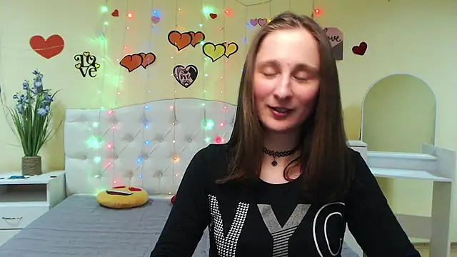 Snapshot of MichelLeee chatting on 03-06-25, 03:13 MichelLeee online show from 03-06-25, 03:13
