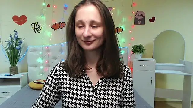 Snapshot of MichelLeee chatting on 03-07-25, 12:01 MichelLeee online show from 03-07-25, 12:01