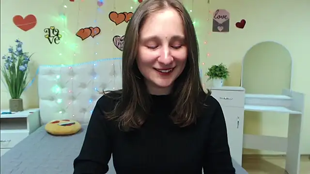 Snapshot of MichelLeee chatting on 03-10-25, 12:04 MichelLeee online show from 03-10-25, 12:04