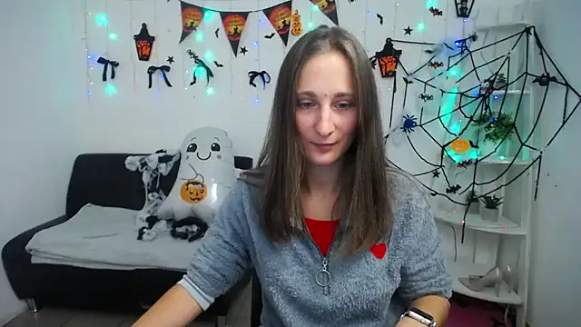 Snapshot of MichelLeee chatting on 10-16-25, 11:33 MichelLeee online show from 10-16-25, 11:33