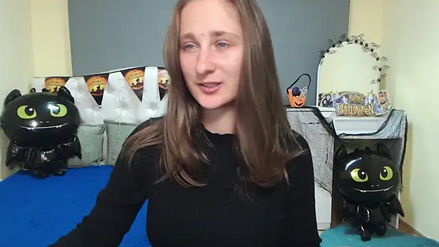 Snapshot of MichelLeee chatting on 10-20-25, 11:32 MichelLeee online show from 10-20-25, 11:32