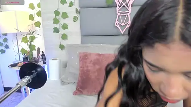 AshleyHill2 online show from 11-04-25, 03:49