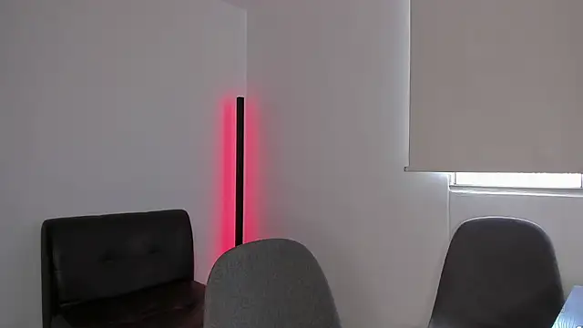 Snapshot of andrewChris_ chatting on 10-02-25, 04:14 andrewChris  online show from 10-02-25, 04:14