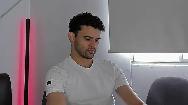 Snapshot of andrewChris_ chatting on 10-06-25, 02:58 andrewChris  online show from 10-06-25, 02:58