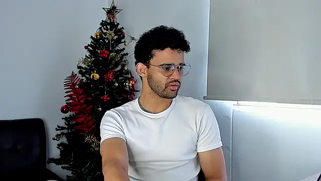 andrewChris  online show from 12-18-25, 03:51