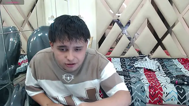 Snapshot of AndrewPherson chatting on 01-30-25, 03:51 AndrewPherson online show from 01-30-25, 03:51