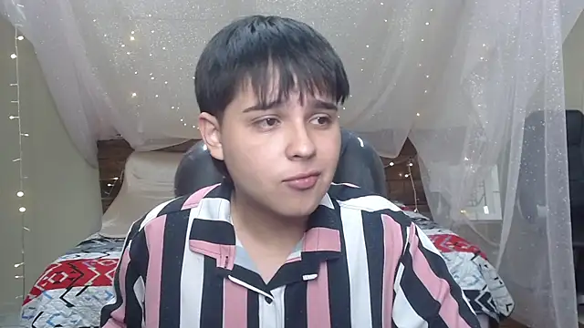 Snapshot of AndrewPherson chatting on 02-06-25, 12:16 AndrewPherson online show from 02-06-25, 12:16