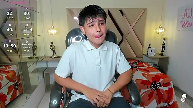 Snapshot of AndrewPherson chatting on 09-20-25, 12:39 AndrewPherson online show from 09-20-25, 12:39