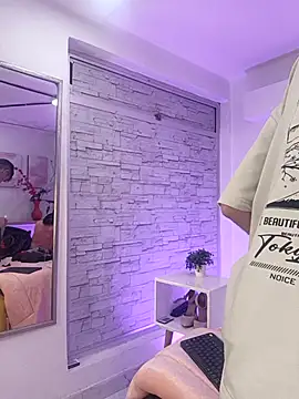 Snapshot of Noah_Xitruxx chatting on 10-17-25, 03:20 Noah Xitruxx online show from 10-17-25, 03:20