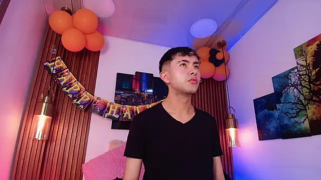 Snapshot of Noah_Xitruxx chatting on 10-22-25, 02:34 Noah Xitruxx online show from 10-22-25, 02:34