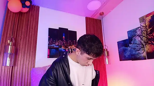 Snapshot of Noah_Xitruxx chatting on 11-10-25, 02:54 Noah Xitruxx online show from 11-10-25, 02:54