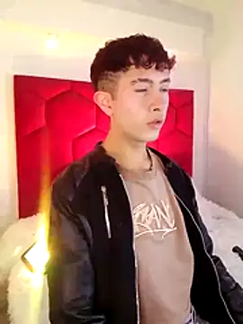 Snapshot of Noah_Xitruxx chatting on 12-05-25, 12:36 Noah Xitruxx online show from 12-05-25, 12:36