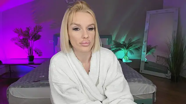 Lana kitty   online show from 07-23-26, 04:32