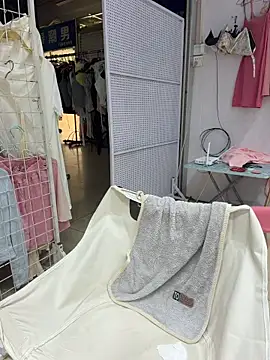 Selenaaaaa- online show from 04-12-26, 05:34