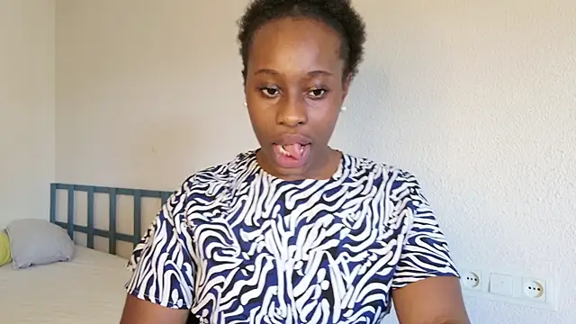 Snapshot of aafricaa chatting on 11-06-25, 11:44 aafricaa online show from 11-06-25, 11:44