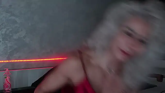 Snapshot of SquirtyFit_Devil chatting on 12-25-24, 09:43 SquirtyFit Devil online show from 12-25-24, 09:43