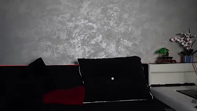 Snapshot of SquirtyFit_Devil chatting on 03-18-25, 12:49 SquirtyFit Devil online show from 03-18-25, 12:49