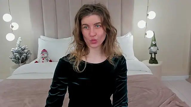 VikkiStorm online show from 01-04-25, 09:54