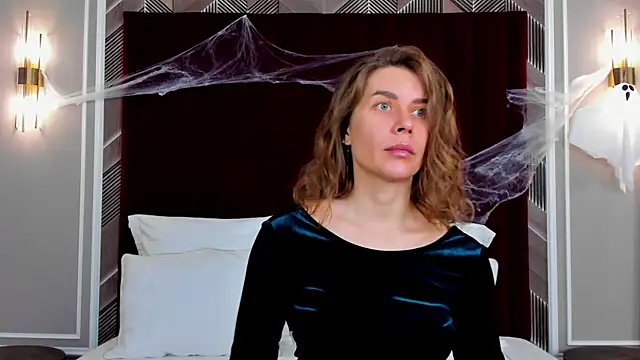 VikkiStorm online show from 10-26-25, 03:23